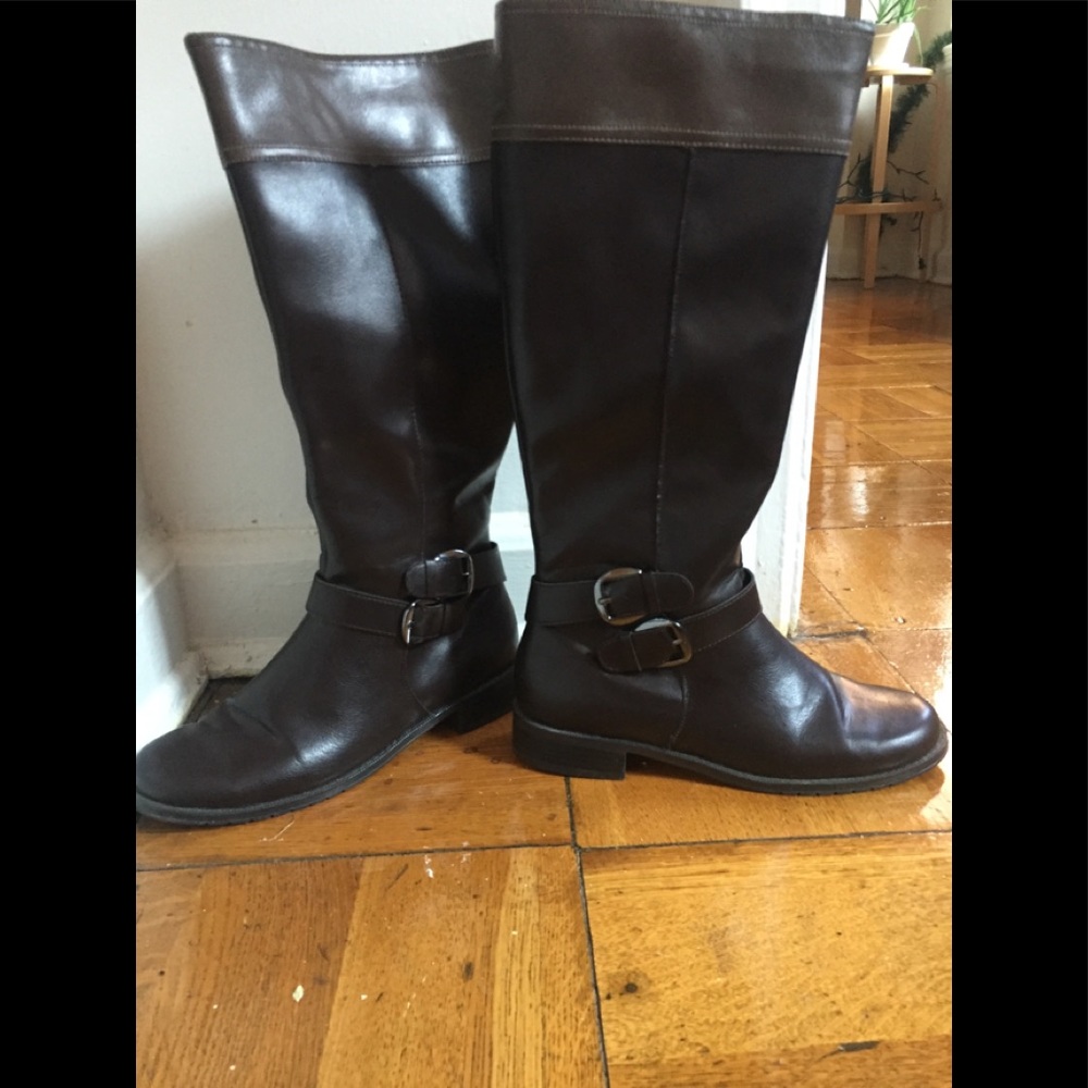 NWT Aerosoles Women Dark Brown Boots